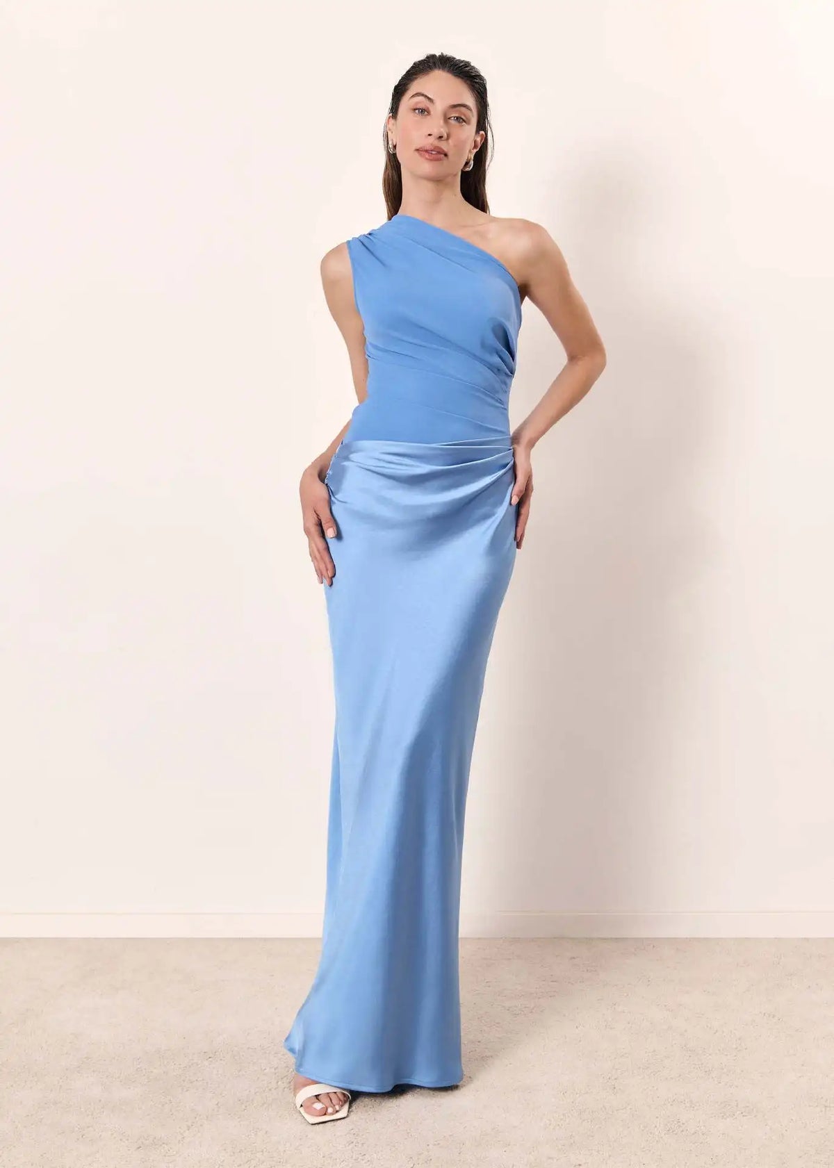 Maxikleid mit Schuldgefühl aus Satin